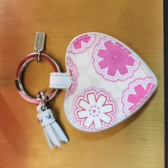 Coach Pink Floral Heart Keychain With Mini Tag And Tassel LIKE new - Picture 4 of 4